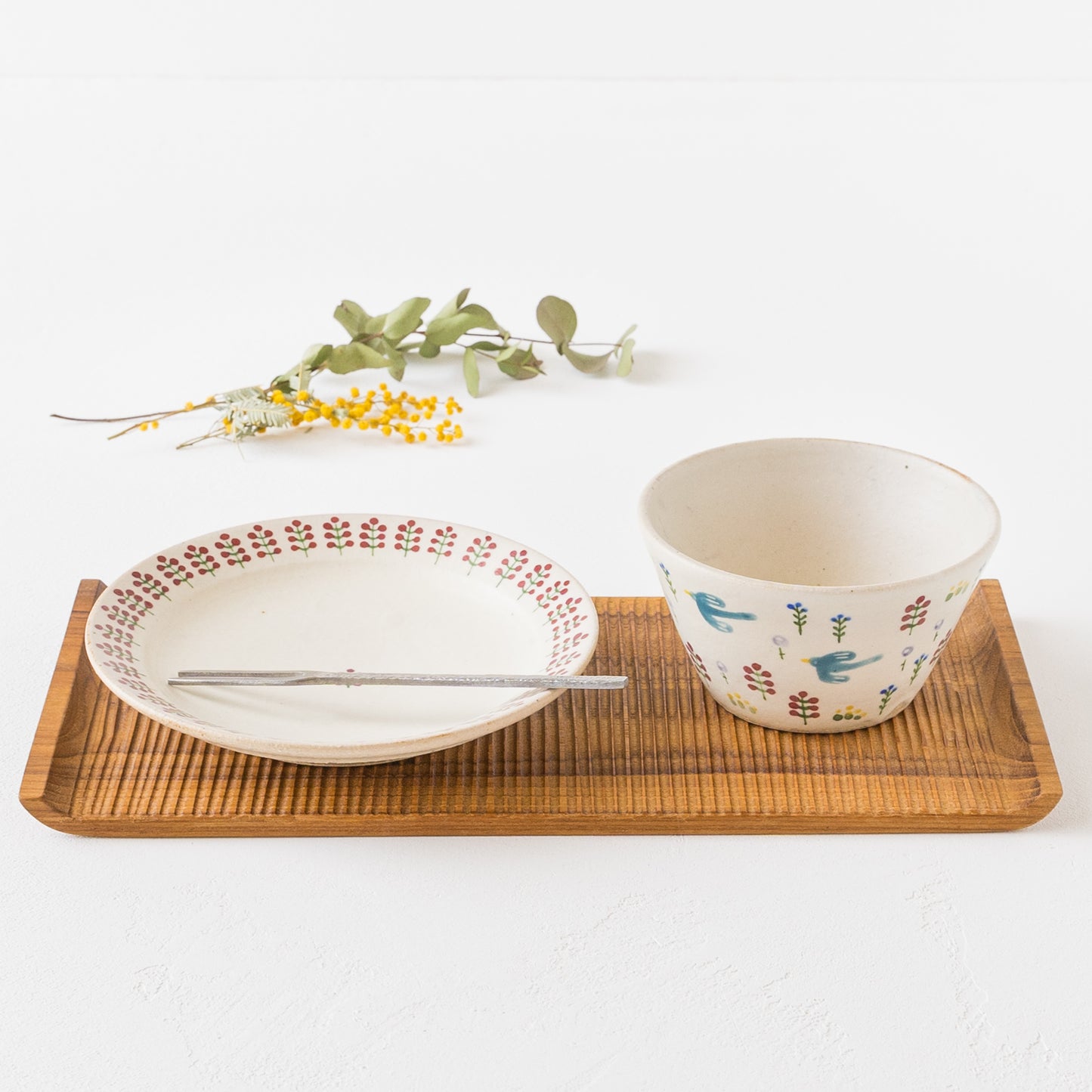 テーブルを明るく楽しく彩ってくれるしののめ窯さんのうつわ