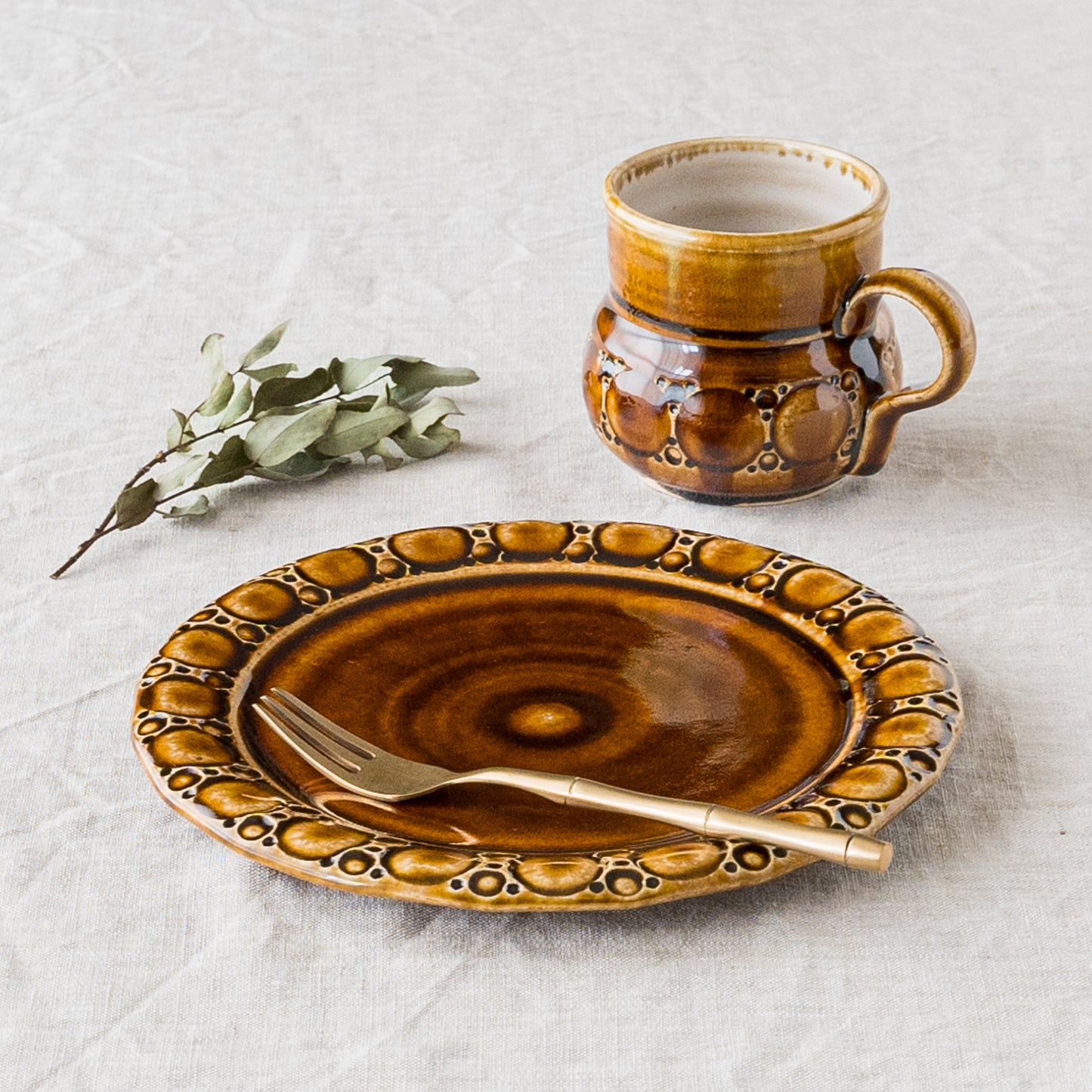 ルリアメ工房さんのguuマグとパン皿アメ釉