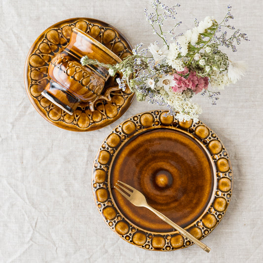 ルリアメ工房さんのパン皿丸模様とカップ&ソーサーアメ釉