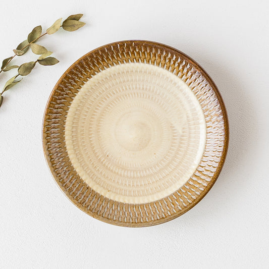 リズミカルに刻まれた飛び鉋が美しい小石原焼翁明窯元の15cm小皿