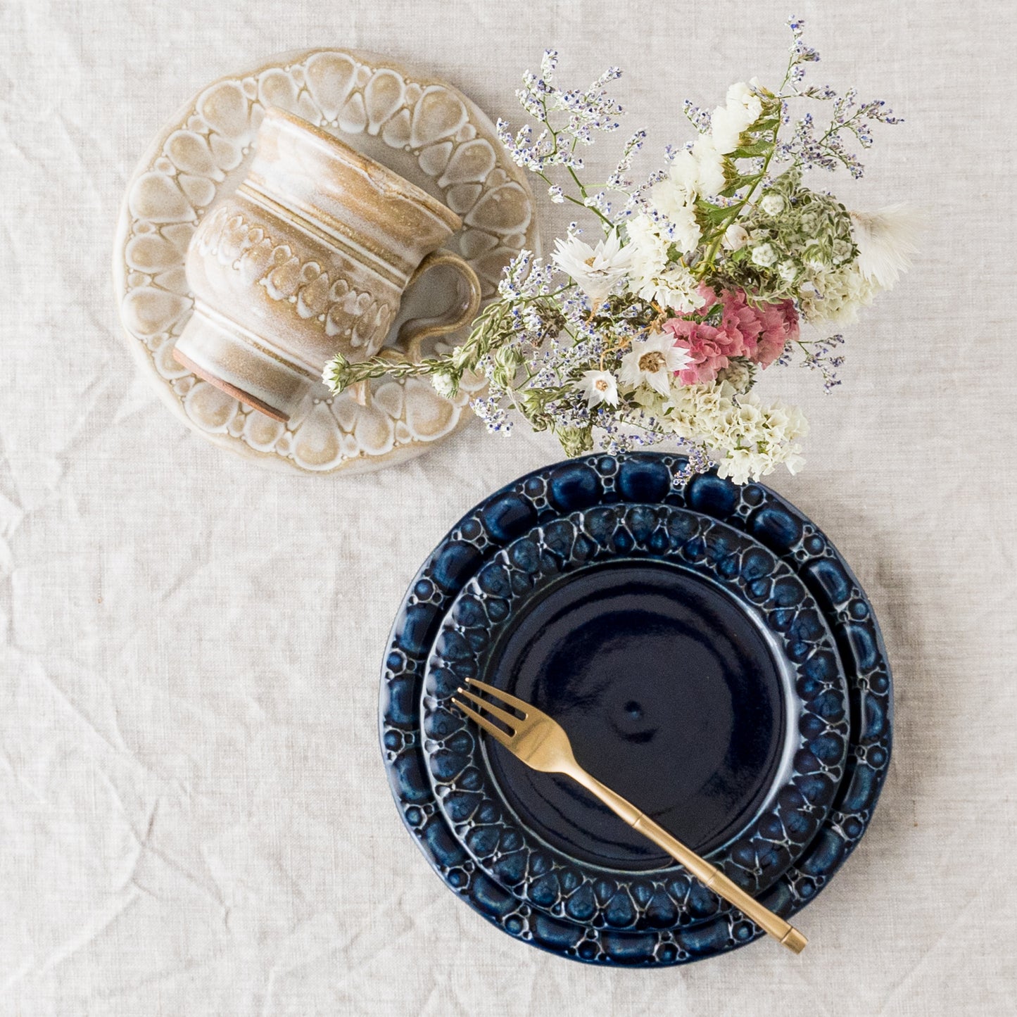 ルリアメ工房さんのカップ&ソーサー鍵手うのふ白釉とパン皿とケーキ皿