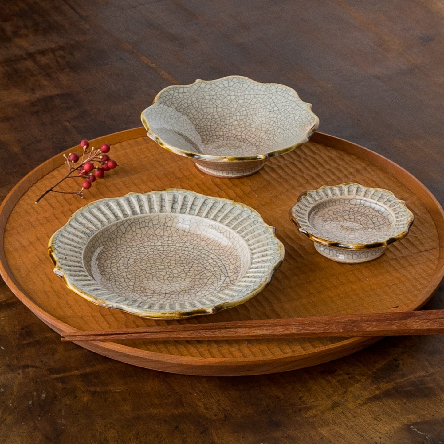 はなクラフトさんの墨入貫入のうつわ