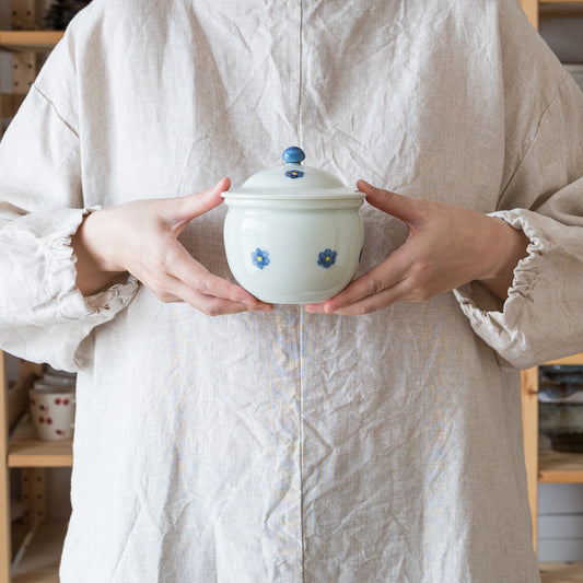 お味噌や調味料入れにぴったりな有田焼大日窯の小壷