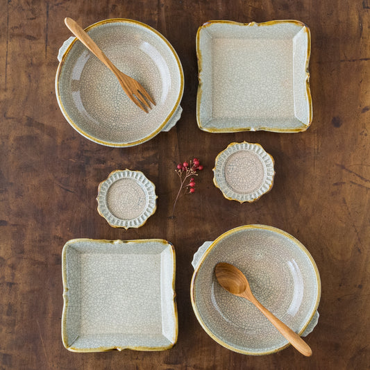 はなクラフトさんの墨入貫入のうつわ