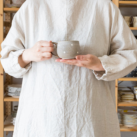 美しく施された飛び鉋に見惚れてしまう小石原焼翁明窯元のドット柄コーヒーカップ