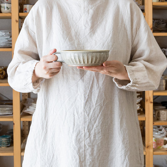 はなクラフトさんのスープ碗浅墨入貫入