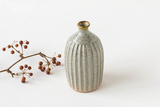 はなクラフトの墨入り貫入の一輪挿し