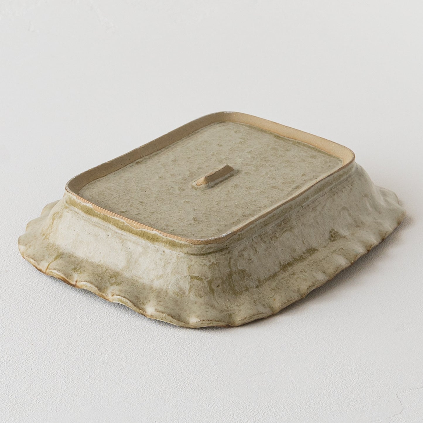 加賀美円さんの安南手角丸鉢