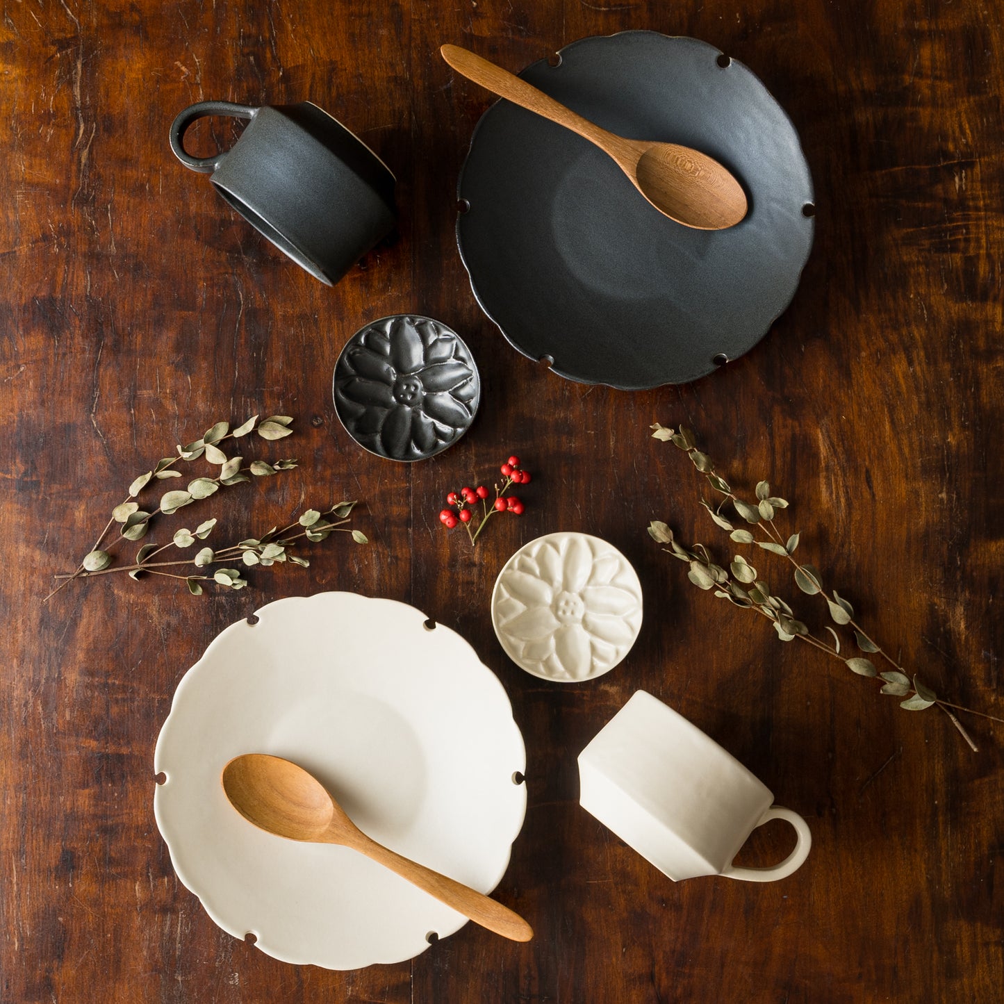 食卓を優雅に演出してくれるyoshida potteryのうつわ