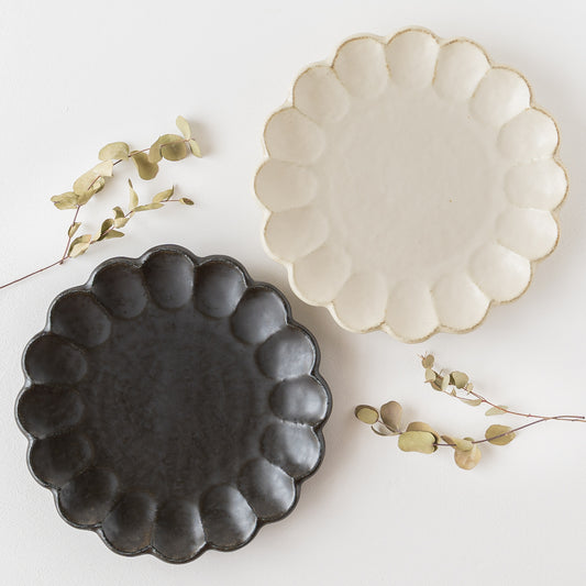 黒練 リンカ 24プレート|美濃焼 カネコ小兵製陶所