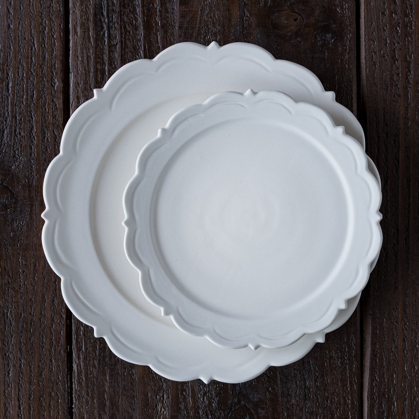 スイーツやお料理が素敵に引き立つ藤村佳澄さんのレリーフ皿