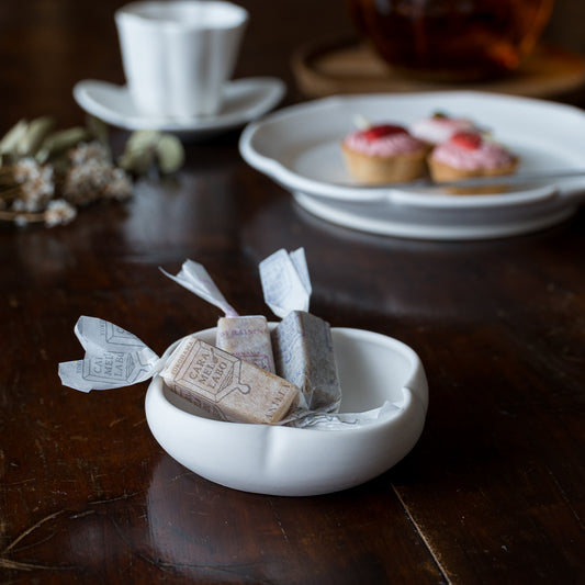 お茶の時間が楽しみになる藤村佳澄さんの四つ葉ミニ小鉢