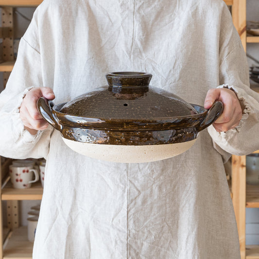 飴色が艶やかで味わい深い伊賀焼長谷園の土鍋