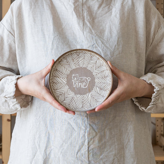 おとぼけ顔のクマがかわいい濵田綾音さんのケーキ皿