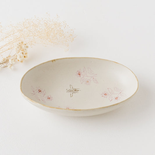 お料理が引き立つ鈴木しのぶさんのラヴィエ皿