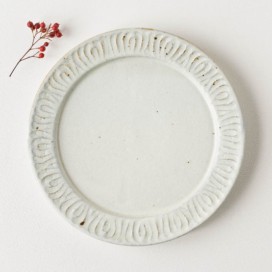 伊藤豊さんの花紋7.5寸プレート粉引き