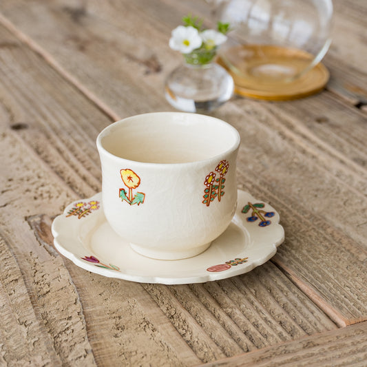 おうちカフェが楽しくなる長浜由起子さんの小花絵付フリーカップと4寸皿