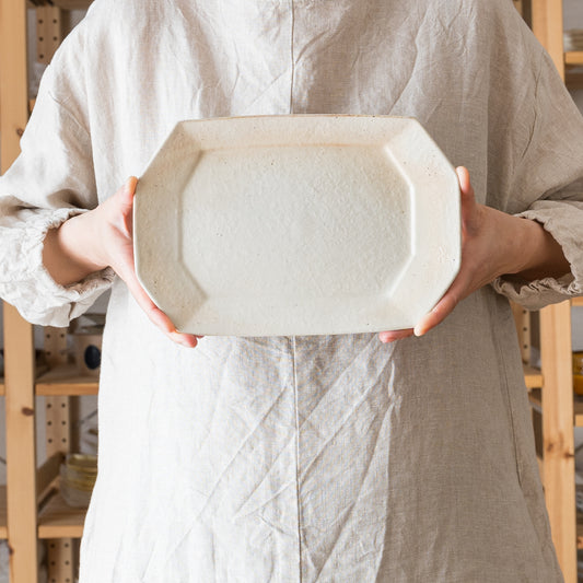 古谷製陶所の鉄散の八角プレート