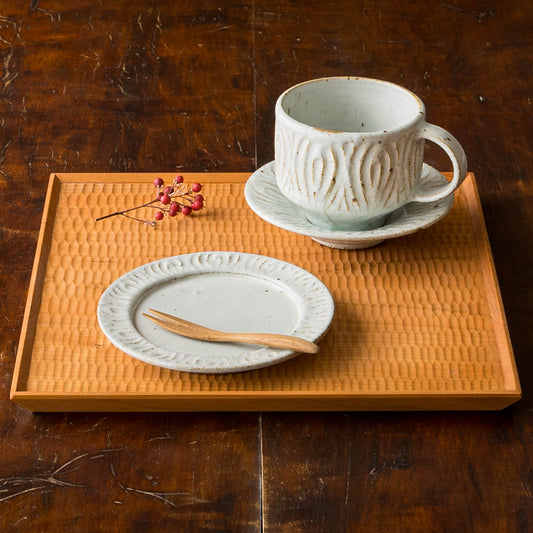 伊藤豊さんの粉引き花紋のうつわ