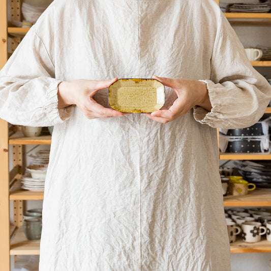 土ものの温もりを感じるツキゾエハルさんの皮鯨角豆皿