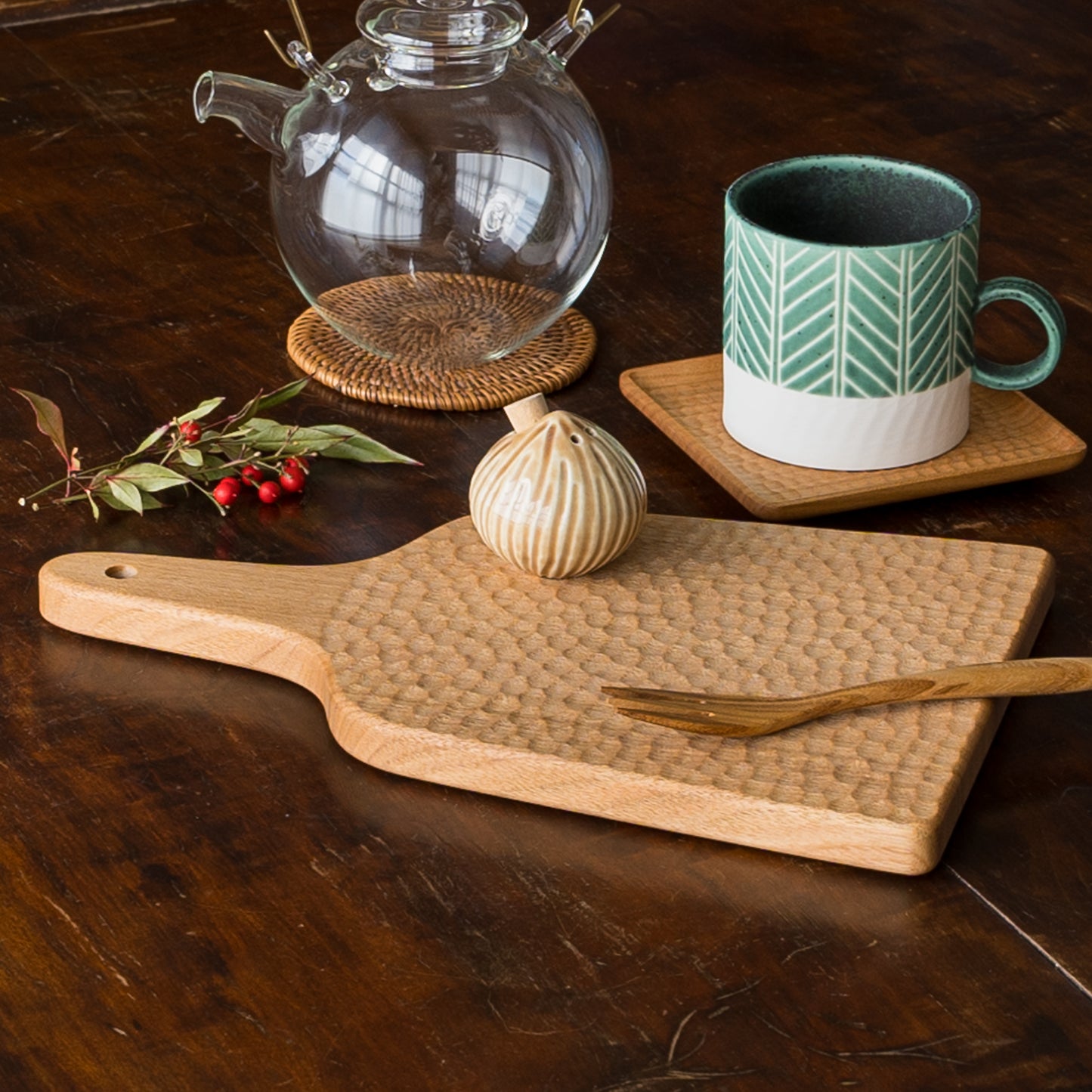 テーブルをセンスアップしてくれる木工房玄高塚和則さんのカッティングボード