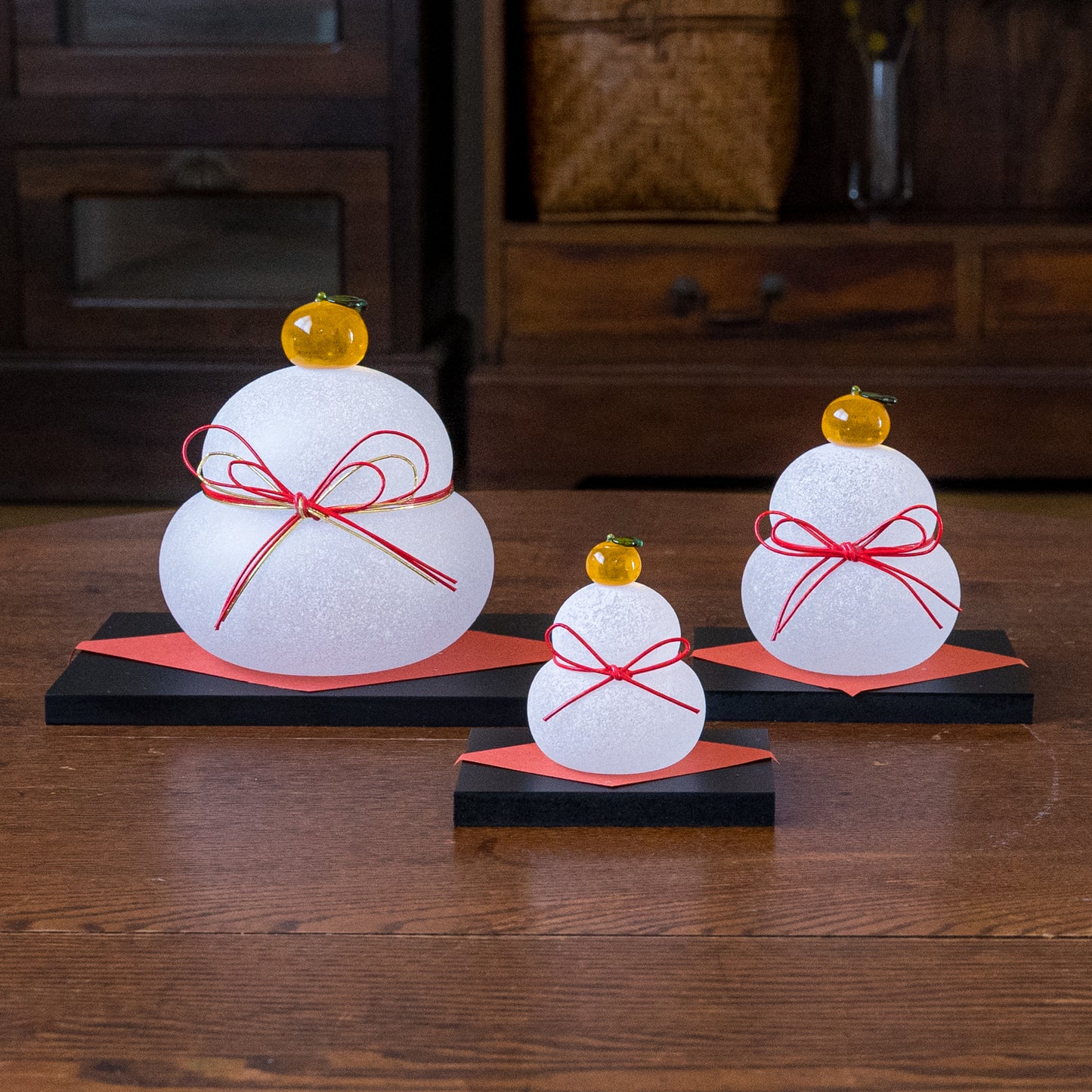 極楽寺がらす工房のおしゃれなガラス鏡餅