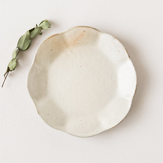 古谷製陶所さんの鉄散輪花皿小