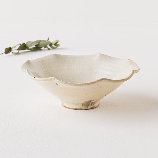 古谷製陶所さんの鉄散輪花小鉢