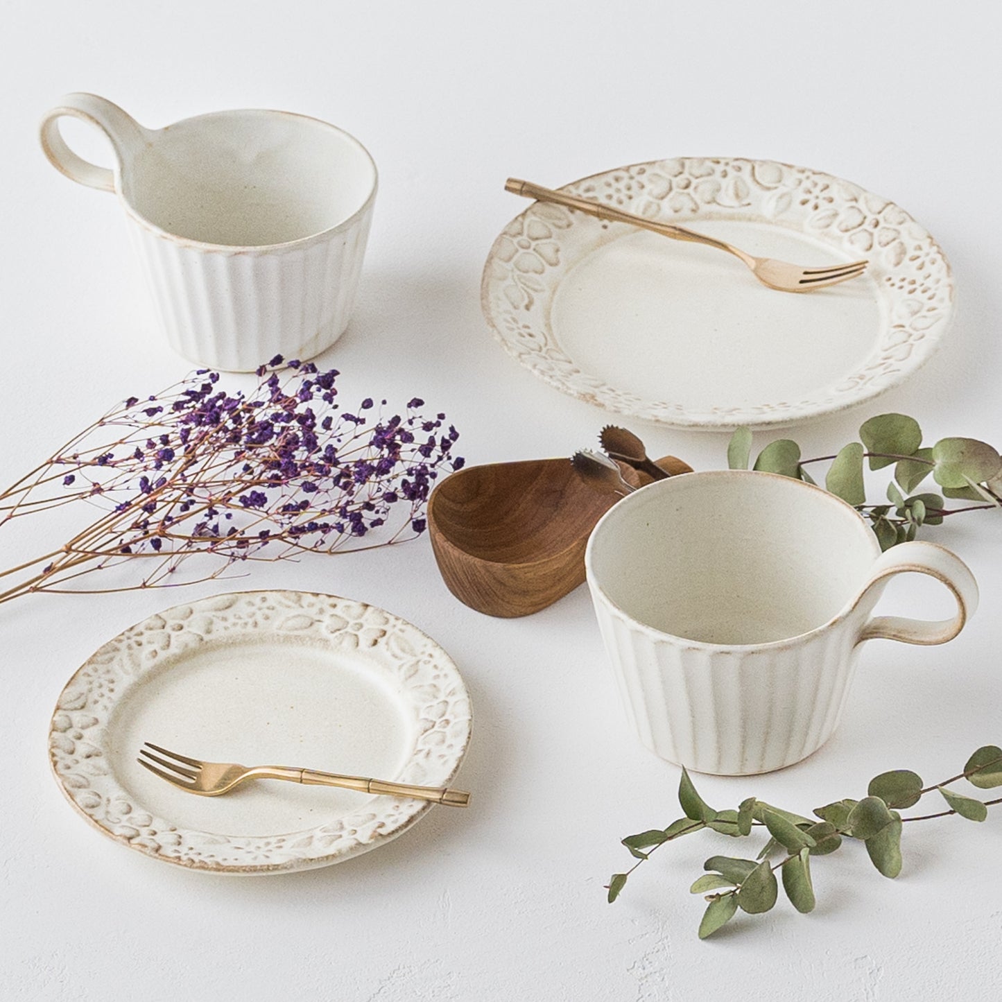 お料理をより一層引き立ててくれるわかさま陶芸のガーデンプレート