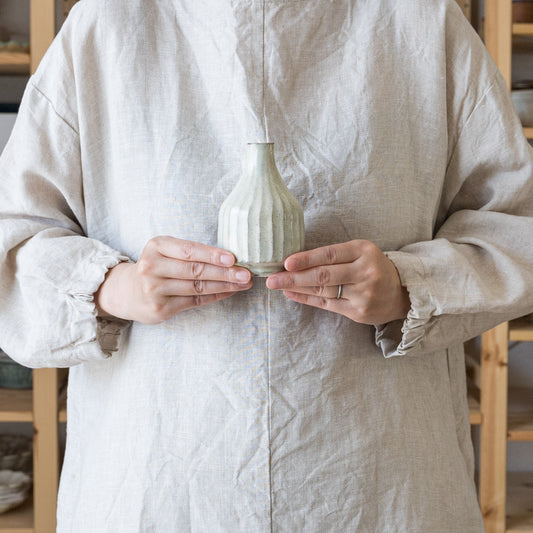 笠原良子さんのしのぎが美しい一輪挿し