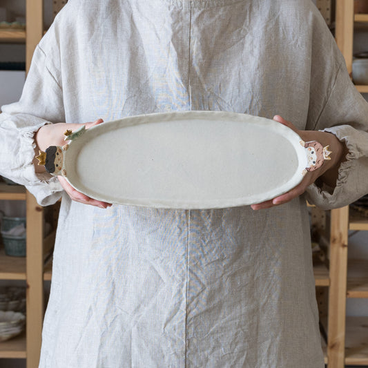 かわいいカオにほっこり癒される山田裕恵さんの長皿