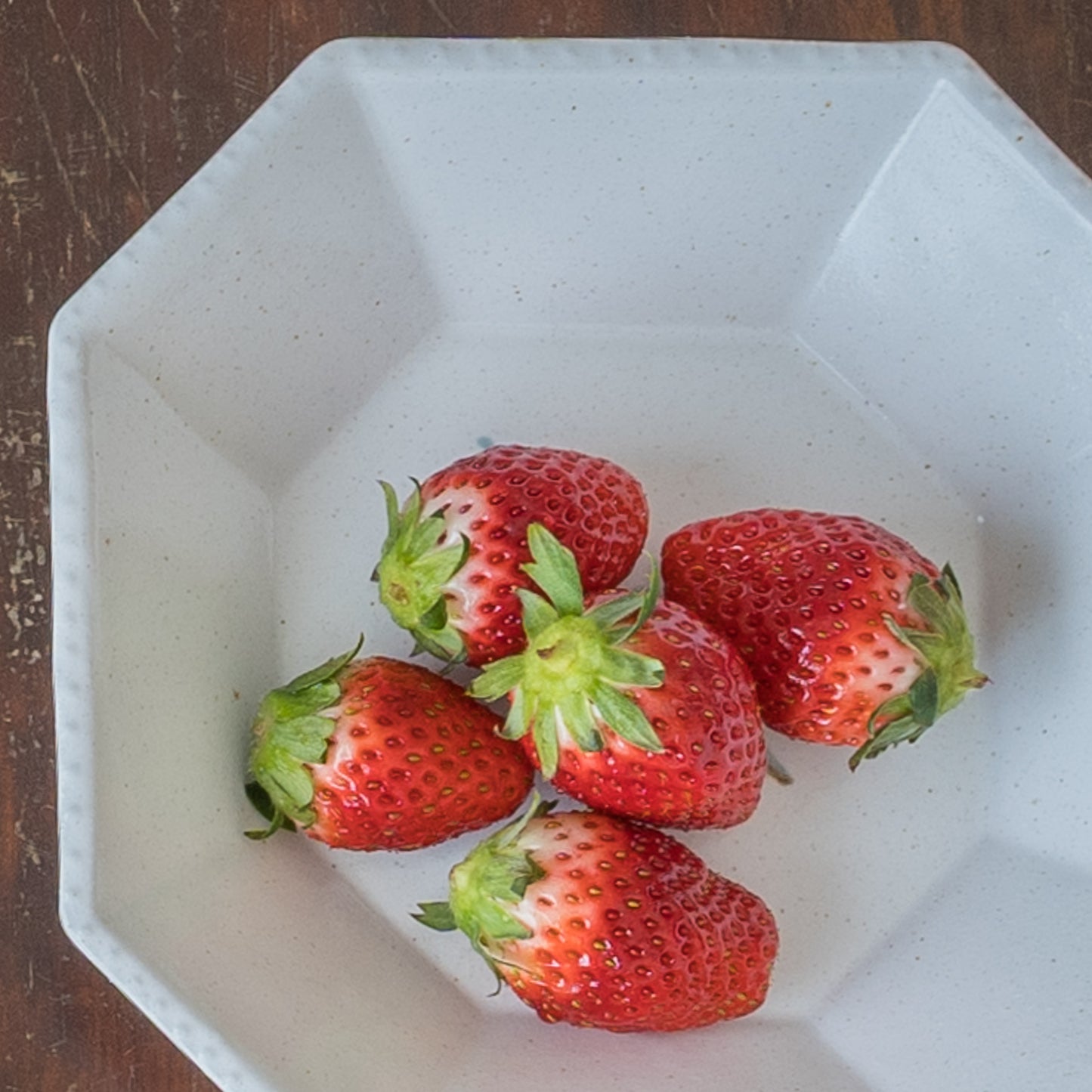 フルーツが映える鈴木しのぶさんのオクタゴナル鉢