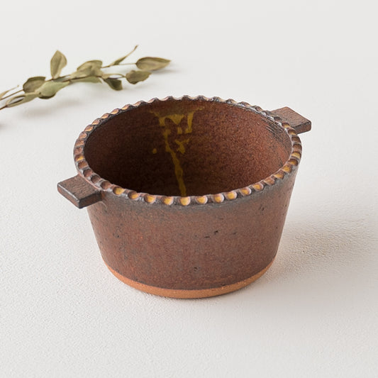 縁の鎬がおしゃれで可愛い岡洋美さんのフチしのぎのココット皿