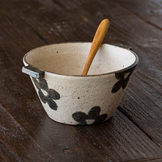 毎日美味しいスープが飲めて嬉しい岡村朝子さんの耳付き台形スープボウル