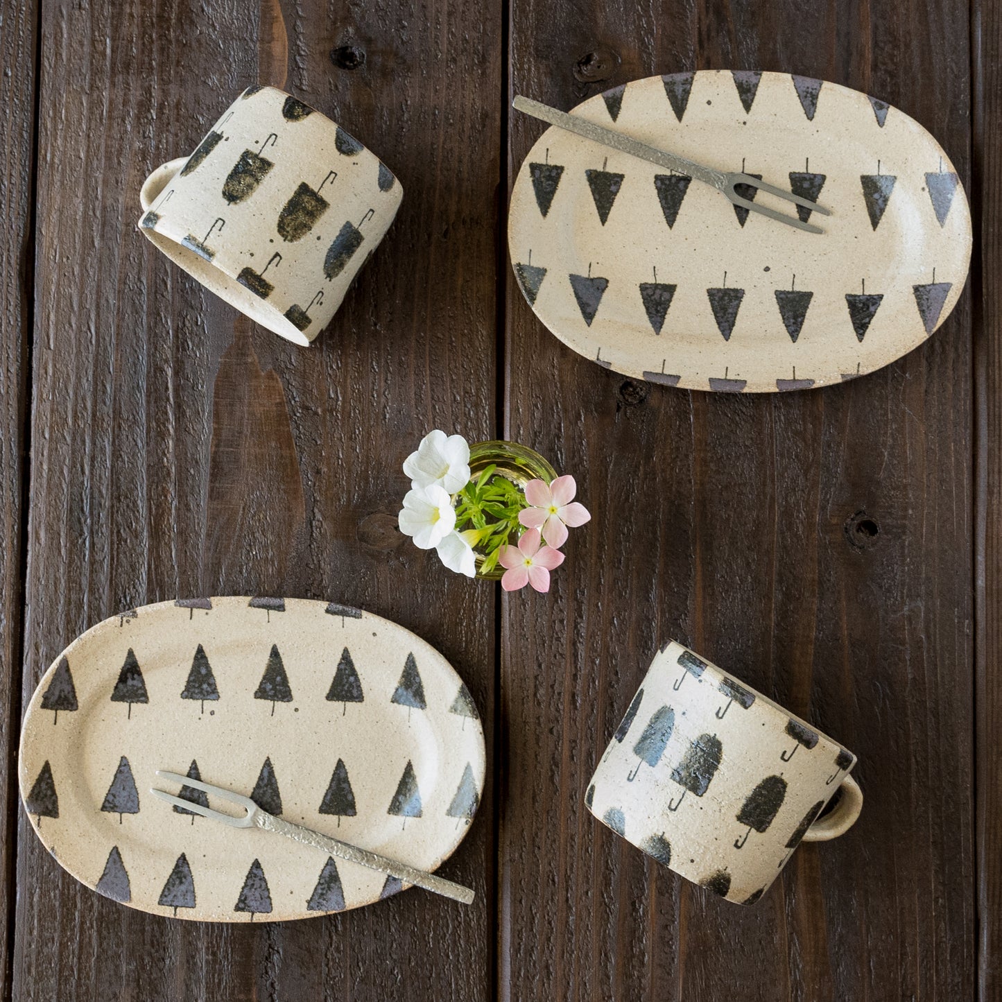 豊かなおうち時間を過ごせる岡村朝子さんのうつわ