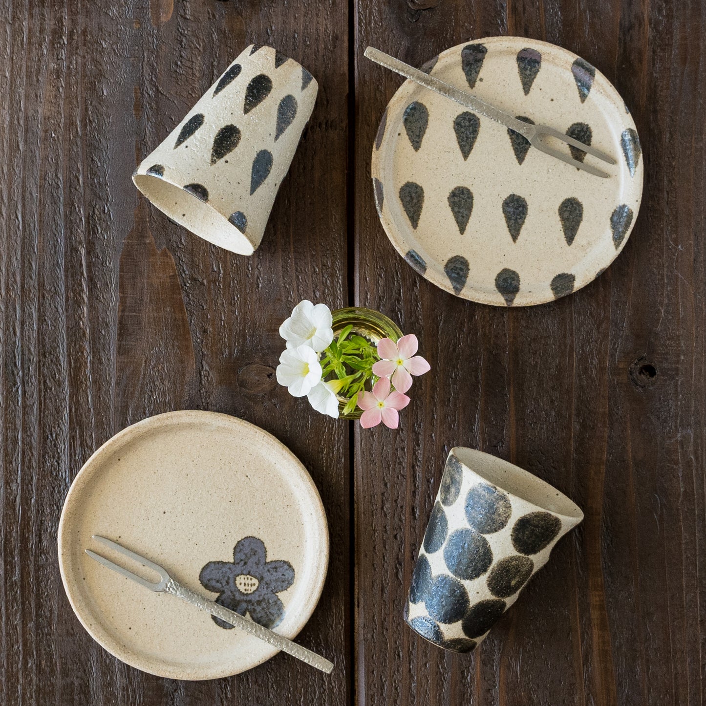 おうち時間を豊かにしてくれる岡村朝子さんのうつわ