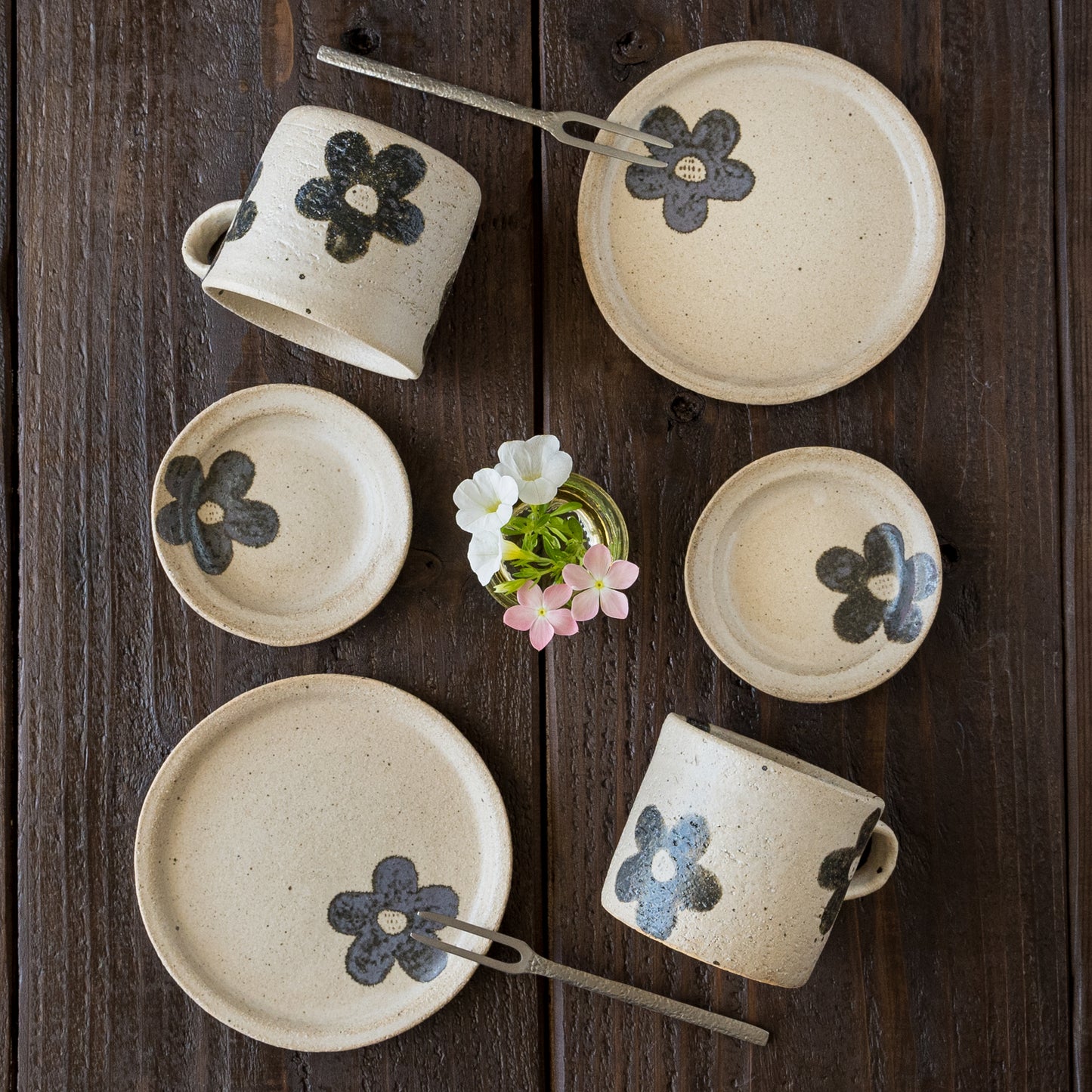 おうち時間を豊かにしてくれる岡村朝子さんのうつわ