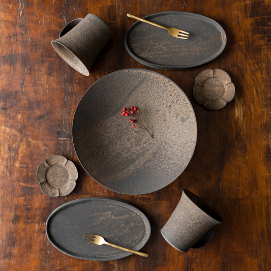 冨部咲喜子さんの鉄釉のうつわ