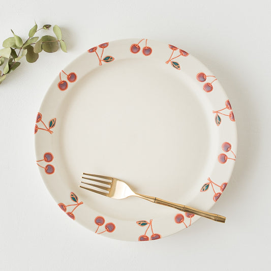 パスタやオムライスにぴったりなサクランボ柄のワンプレート皿