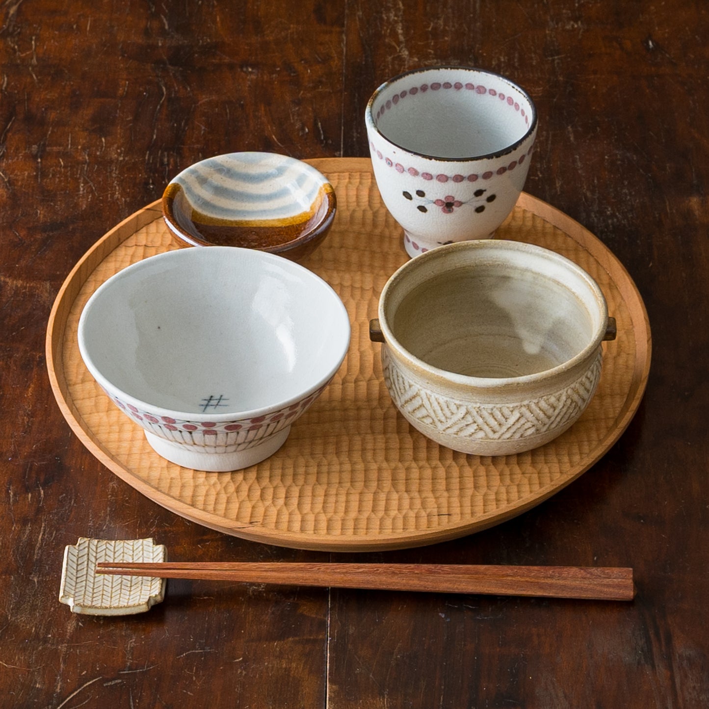 他の食器とも組み合わせしやすい岡洋美さんのうつわ