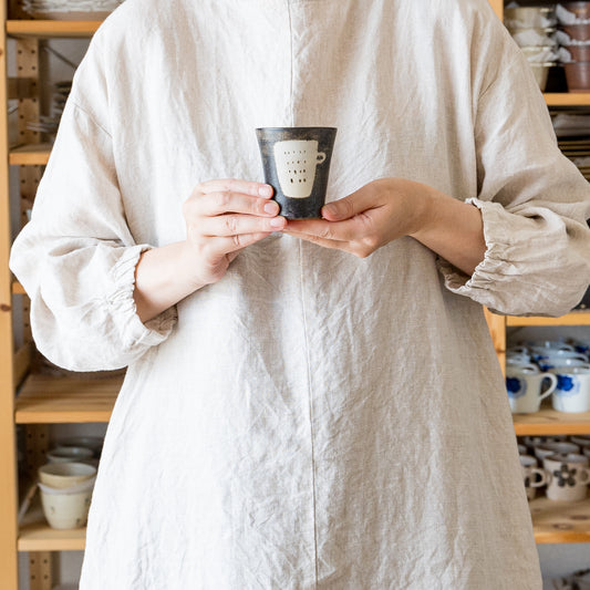 手触りがよくて持ちやすい岡村朝子さんのミニカップ