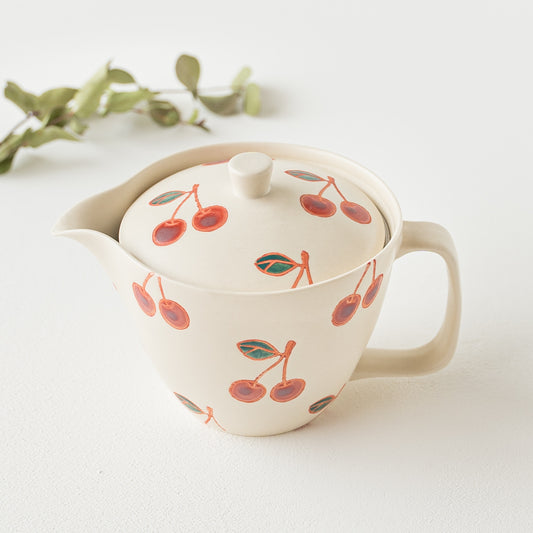 ティータイムが楽しく過ごせるサクランボ柄の波佐見焼ポット