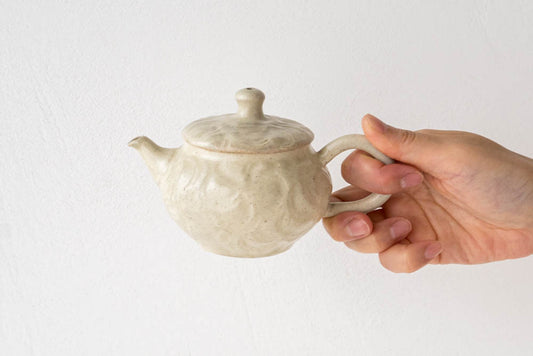 笠原良子の白い急須