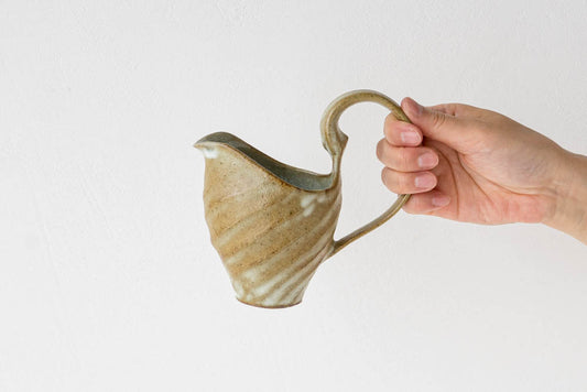 笠原良子さんの花瓶としても使えるジャグ