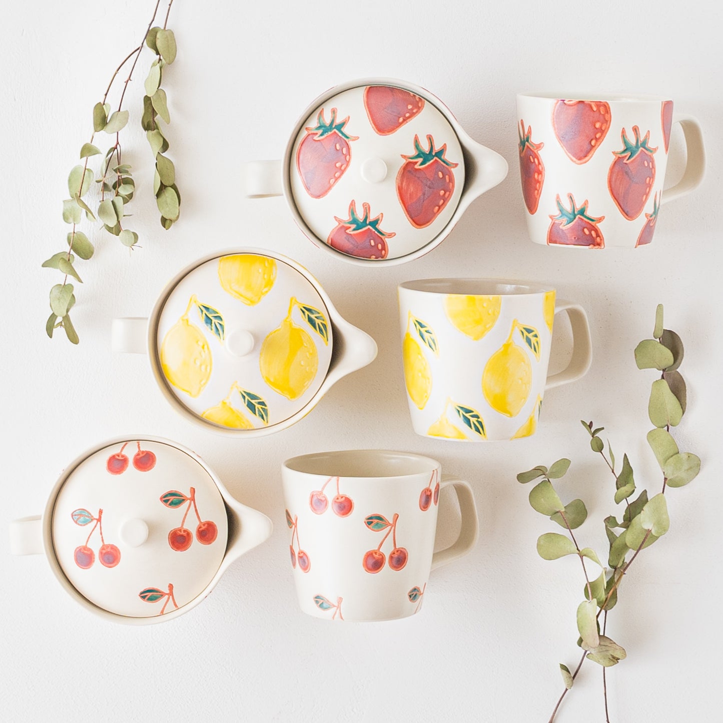 ティータイムが楽しくなるフルーツ柄の波佐見焼ポットとマグ