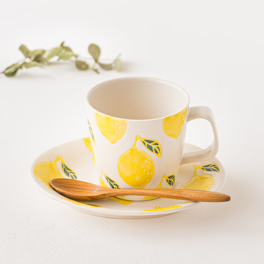 ホッと一息タイムに楽しく過ごせる可愛いレモン柄の波佐見焼マグ