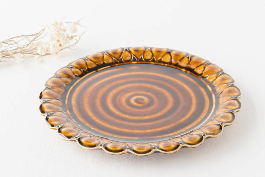 飴釉が素敵なルリアメ工房のレースカッティングリム大皿