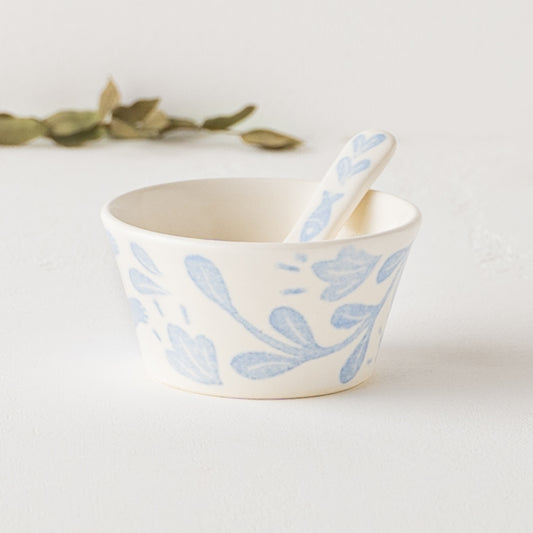 明るく華やかな食卓にしてくれる菊知真由美さんのねこの薬味入れ