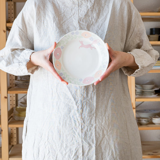 お料理もうつわも素敵に映える菊知真由美さんのきつねのリムプレート