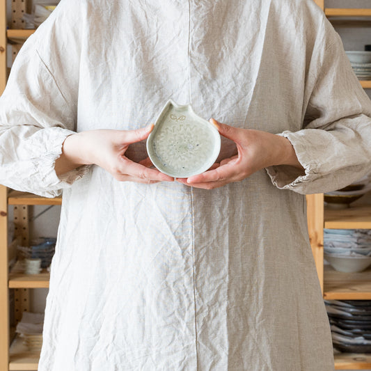 眺めているだけでほっこり癒される庄司千晶さんのねこのお皿